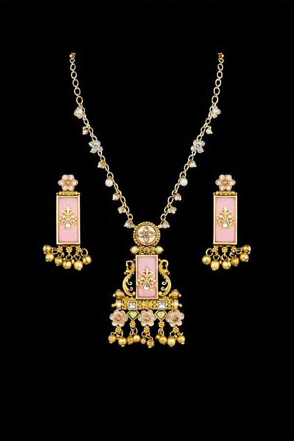 Antique Classic Pendant Set With Matte Gold Plating || 228054